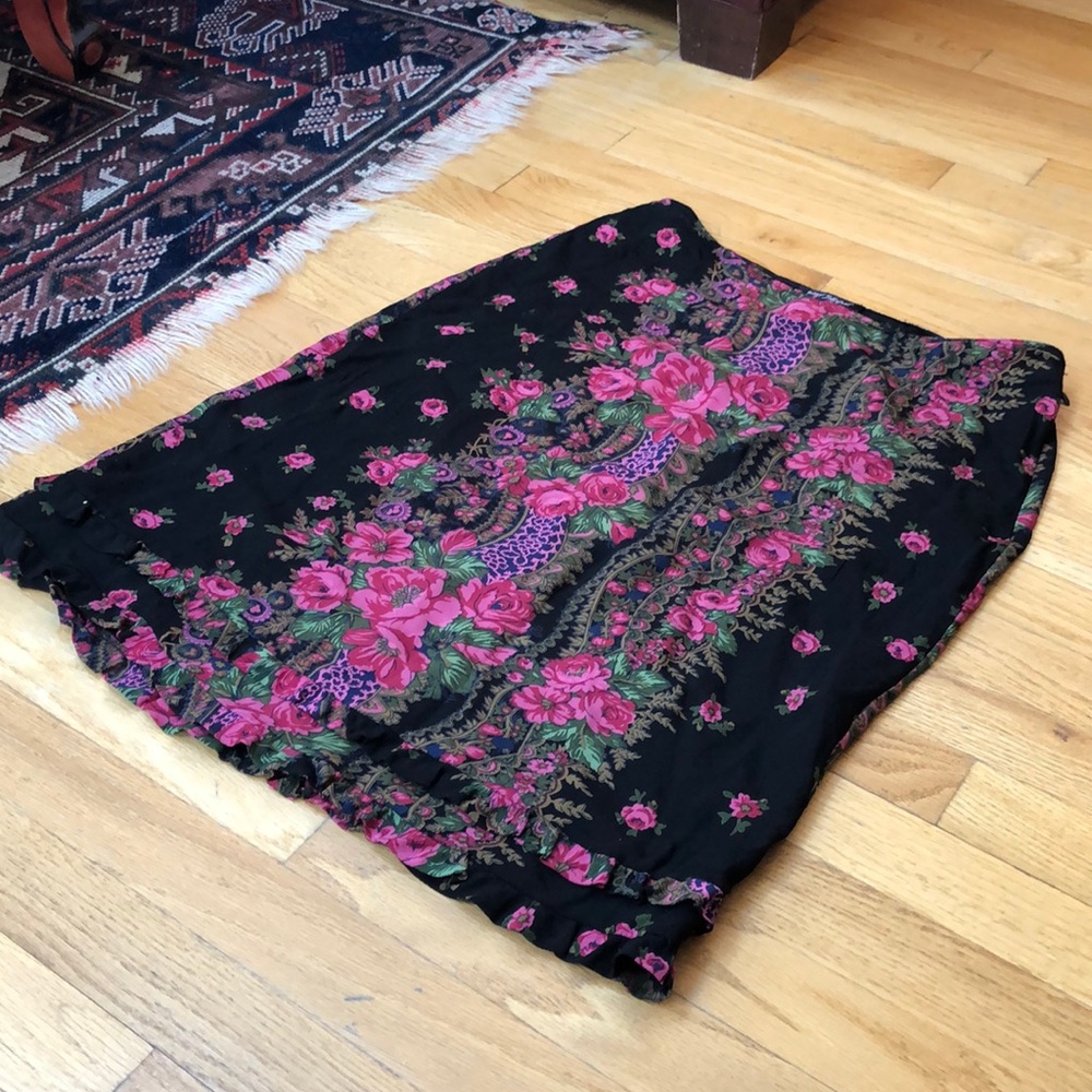 Vintage floral Betsy Johnson ruffle midi skirt